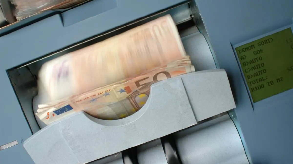 cursul valutar continua sa creasca primele tranzactii interbancare de miercuri se fac la 4 75 lei