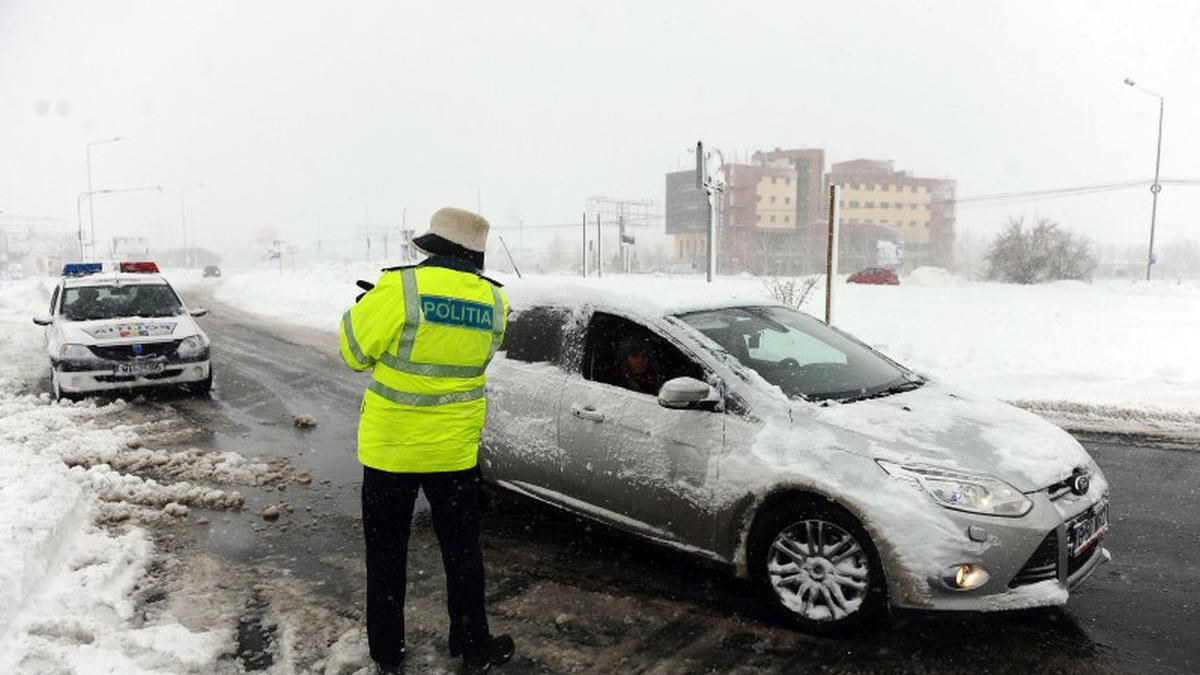 atentie la polei autoritatile au inchis un drum national