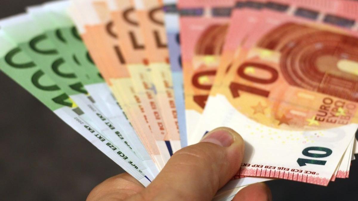 cursul valutar euro a atins un nou maxim istoric