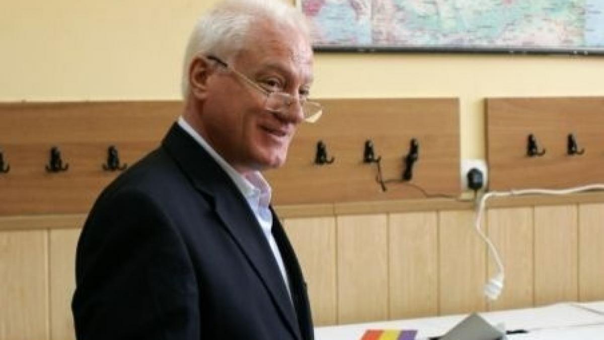 adevarul despre cum a fost adoptat valeriu stoica