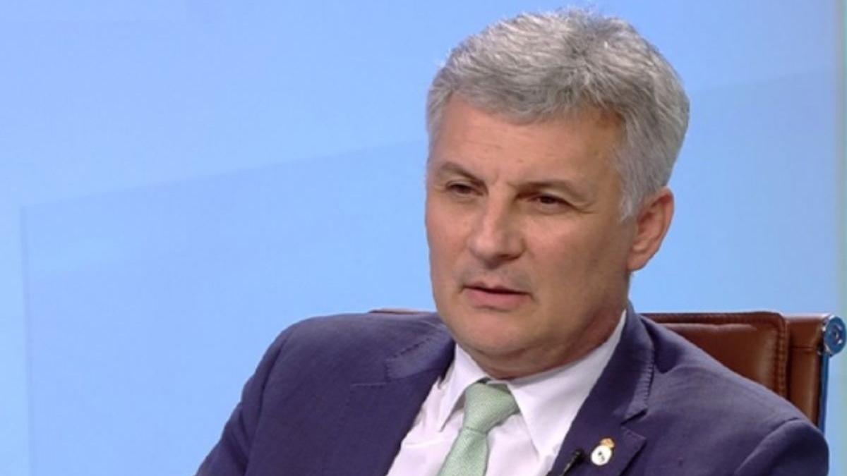 daniel zamfir fac apel catre domnul guvernator sa si revina vad ca incearca orice tertip posibil ca