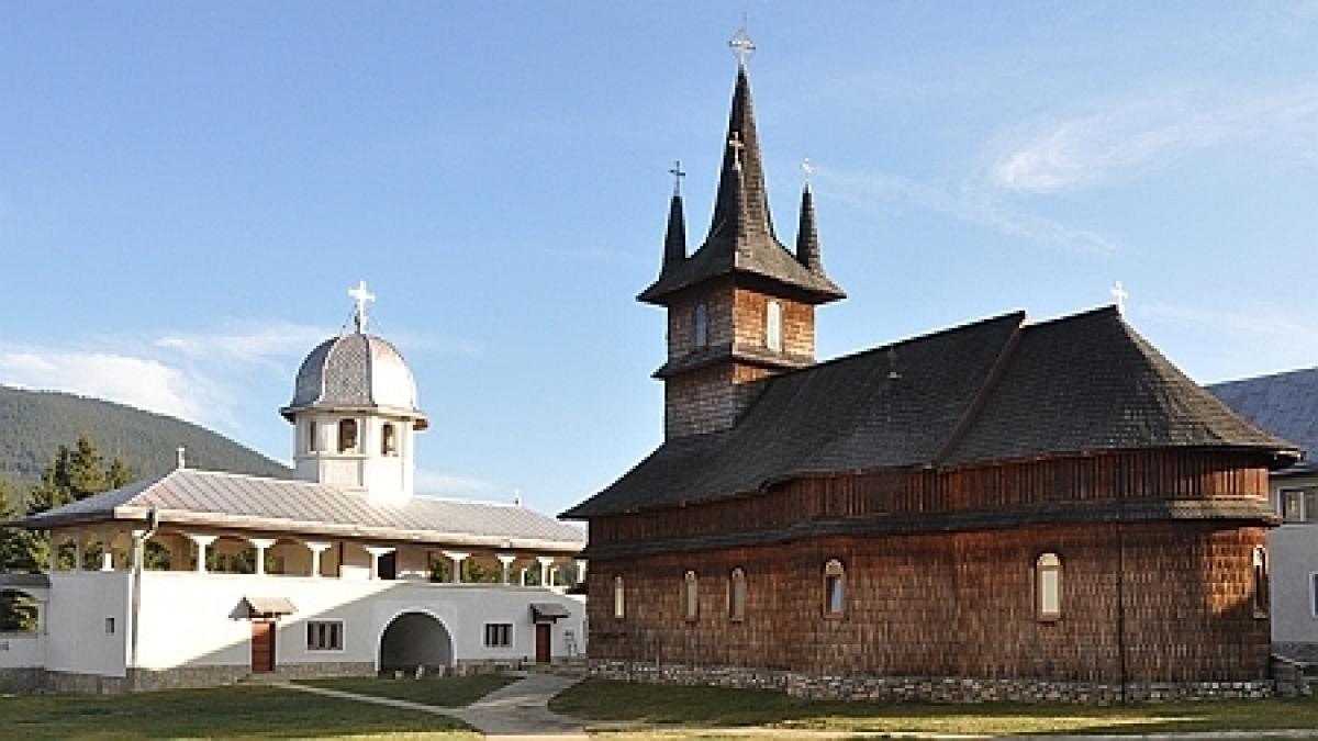 s a cazat la o manastire din alba si in scurt timp s a imprietenit cu calugarii intr o noapte s a