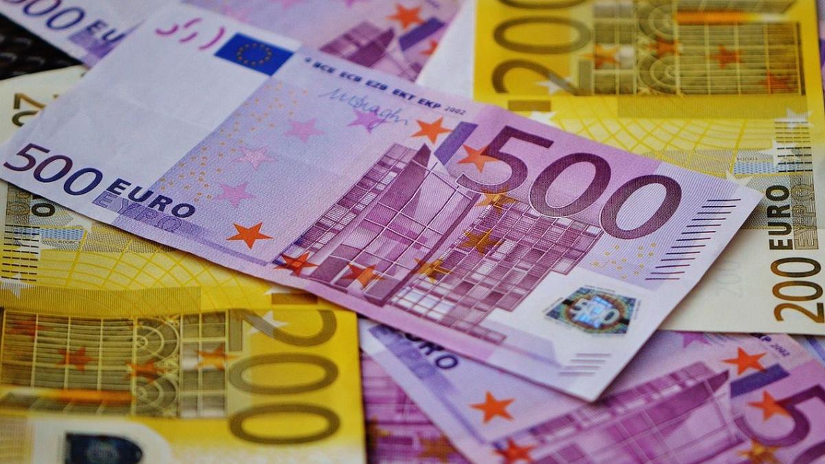 curs valutar euro inregistreaza inca o scadere