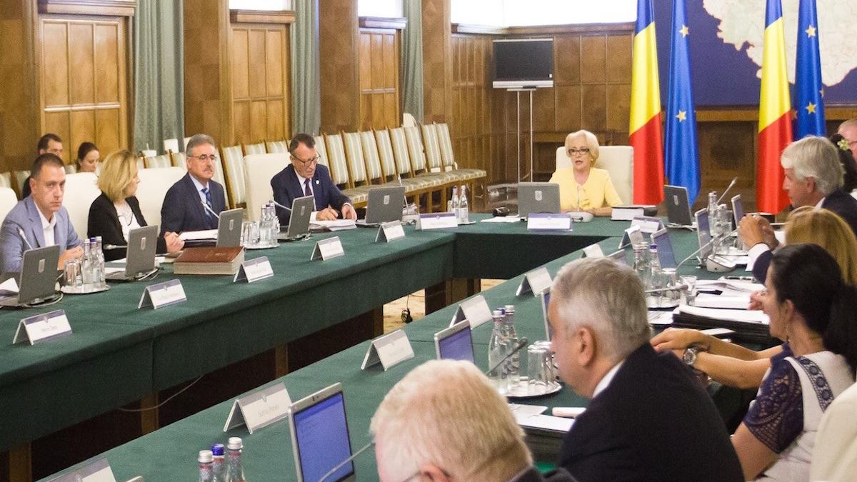 guvernul are astazi sedinta ce se intampla cu bugetul si oug pe completurile de judecata