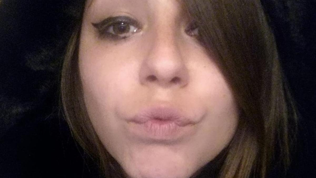 roxana adela a fost adoptata din romania pe cand era mica intr o zi fata de 30 de ani a disparut de