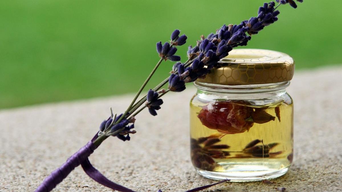 beneficiile pentru trup si minte pe care ni le aduc uleiurile esentiale cum le folosim