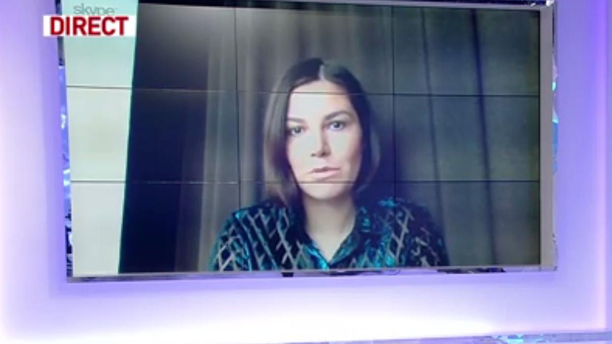 eroul zilei tanara care ajuta elevii nevoiasi