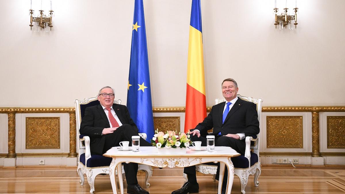 lux marca iohannis 70 000 e cheltuiti pe mese si scaune