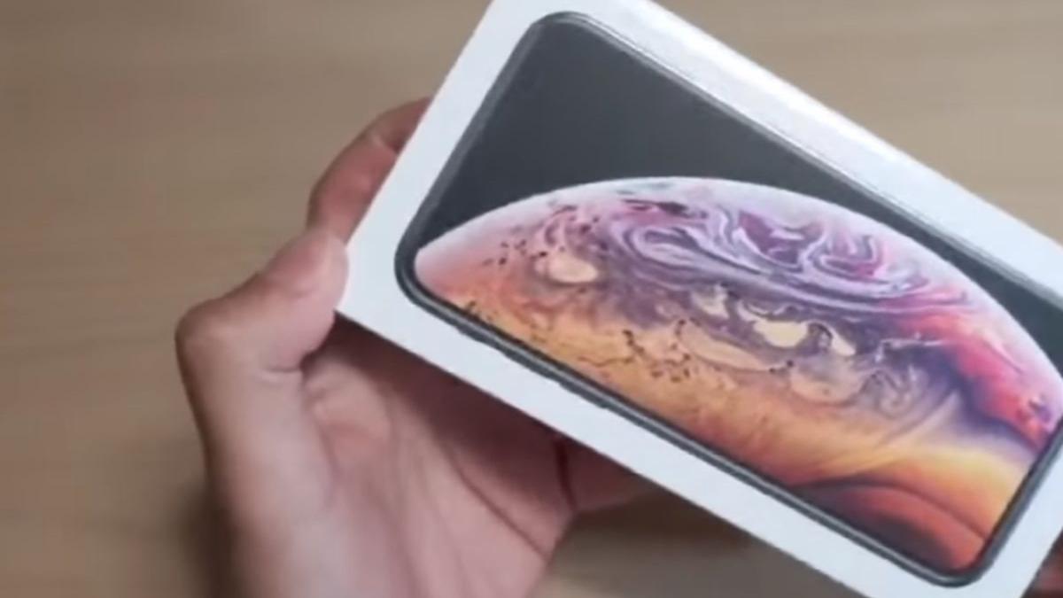 o tanara din craiova a dat 7 000 de lei pe un telefon de ultima generatie cand a mers sa ridice