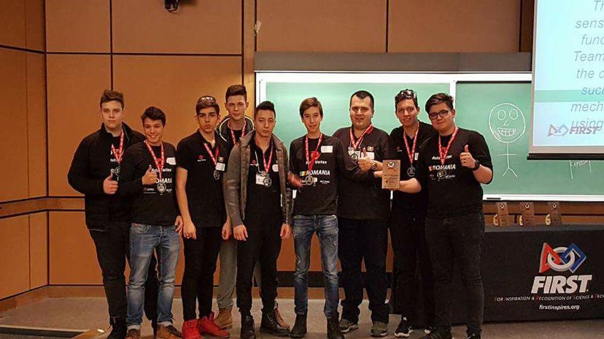 tineri din romania au castigat finala campionatului de robotica din coreea de sud