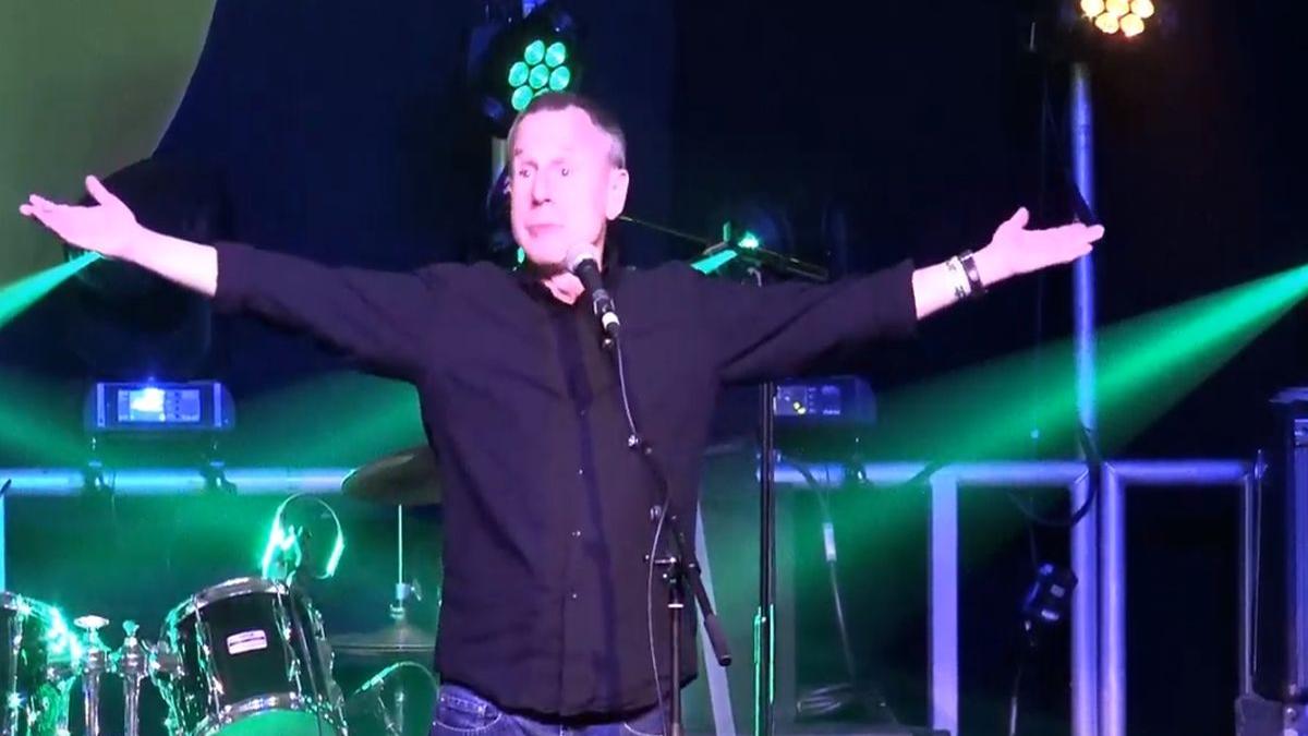 unul dintre cei mai indragiti comedianti a murit cancerul l a rapus la 57 de ani