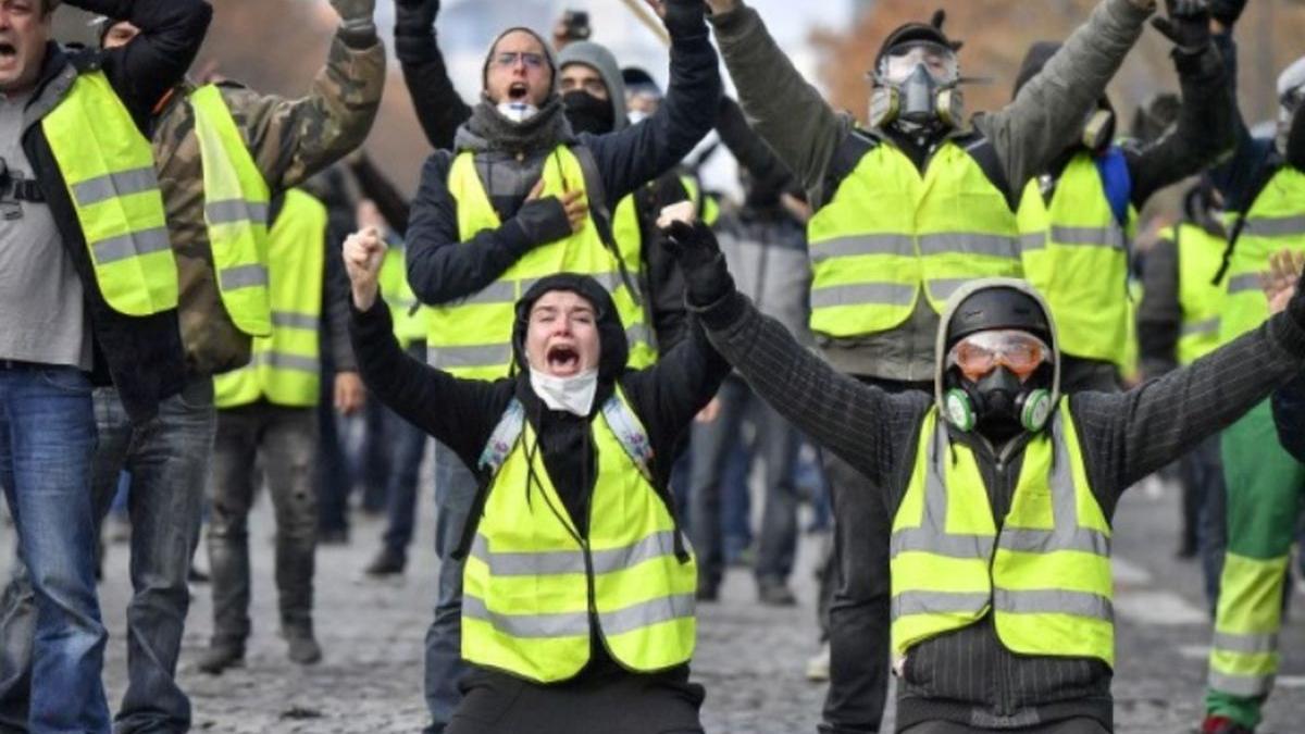 nou protest al miscarii vestele galbene mii de oameni au iesit in strada in franta