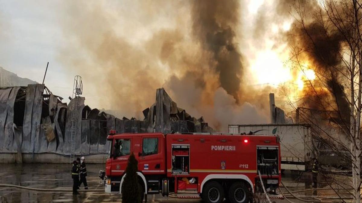 incendiul de la fabrica de condimente din alba iulia nu a fost stins nici dupa 24 de ore video