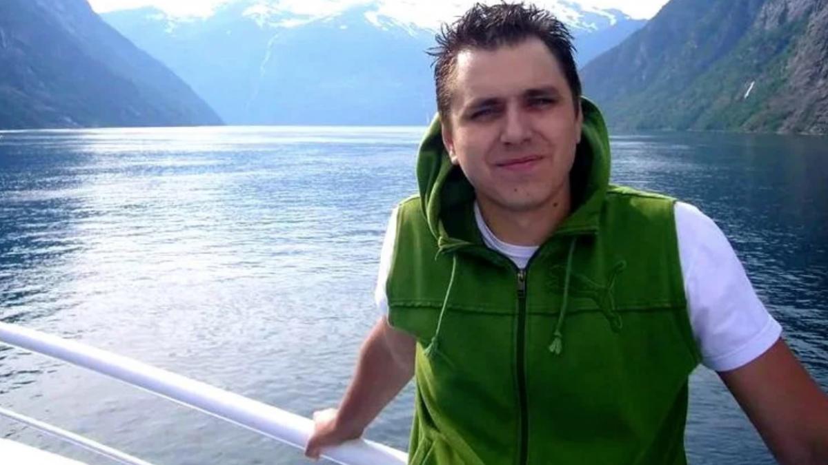 cristian este politist iar joi seara s a dus intr o comuna din vaslui sa ridice un colet cand s au