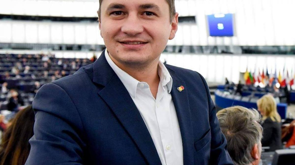 europarlamentar roman acuzatii dure la adresa lui guy verhofstadt ia sute de mii de euro de la