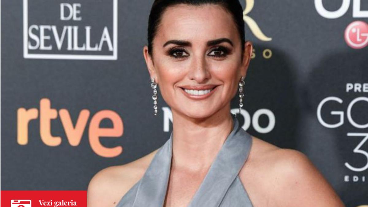 penelope cruz a stralucit intr o rochie chanel la oscarurile spaniole a fost acompaniata de mama sa