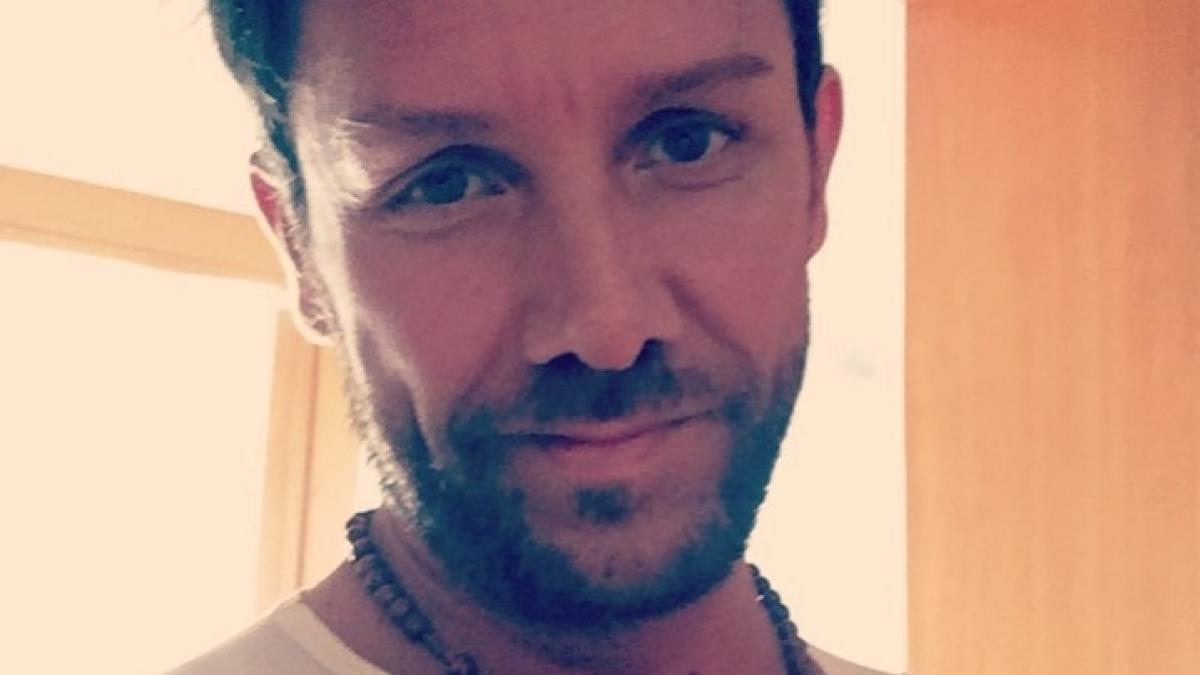 ministerul sanatatii i a dat aviz escrocului italian matteo politi care a ajuns sa opereze de zeci