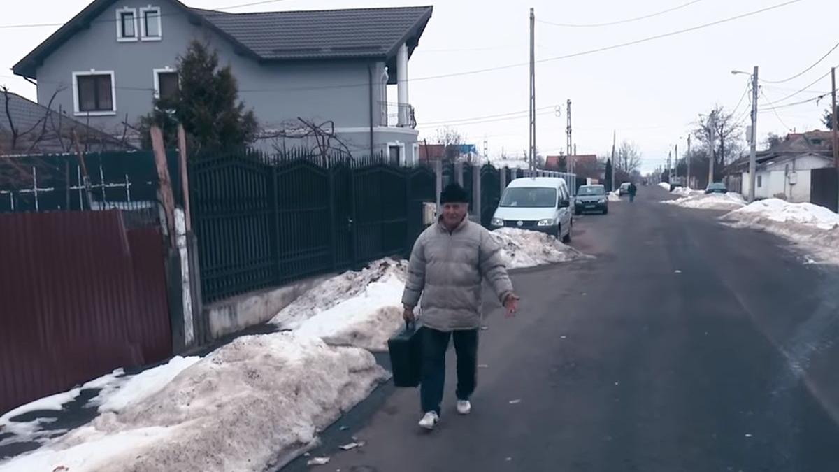 motivul incredibil pentru care un barbat din roman a plecat cu valiza criminalistica a politistilor