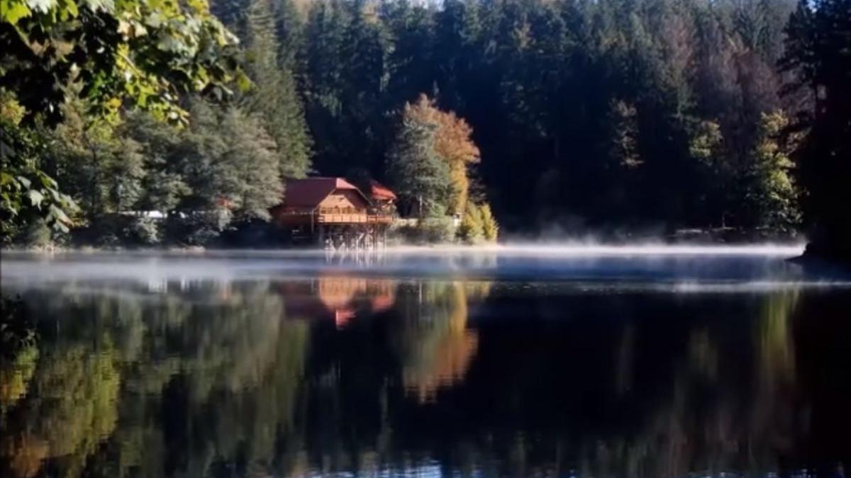 povestea celui mai vechi lac artificial din romania