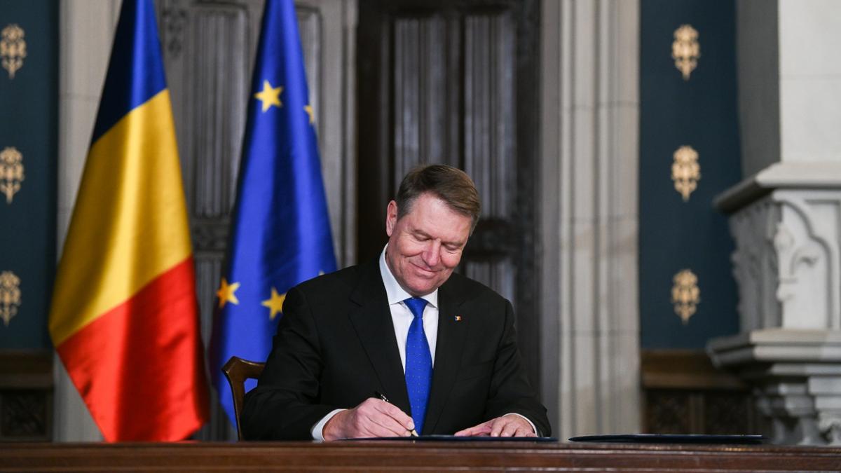doua judecatoare eliberate din functie klaus iohannis a semnat decretele