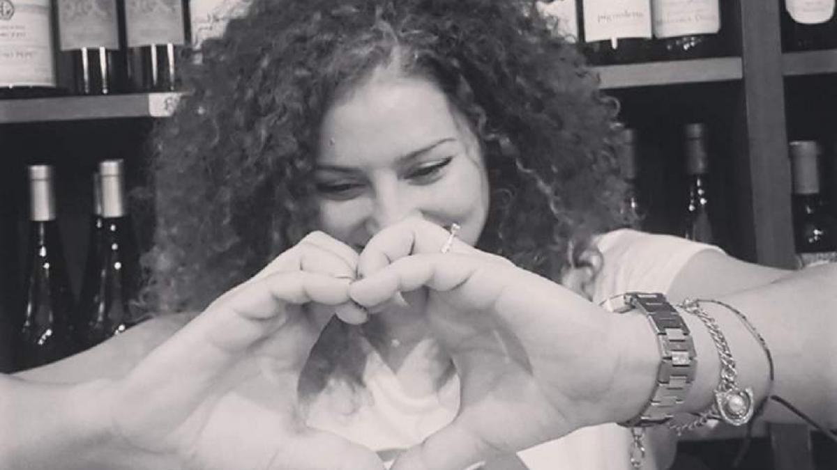 cristina traieste de 18 ani in italia si recent si a deschis un bar in brescia intr o zi trecatorii