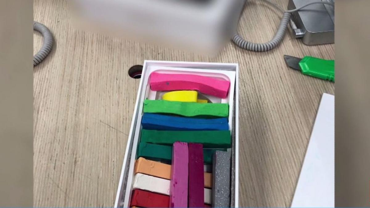 telefoane de lux inlocuite cu plastilina cum a reusit un tanar sa faca escrocheria