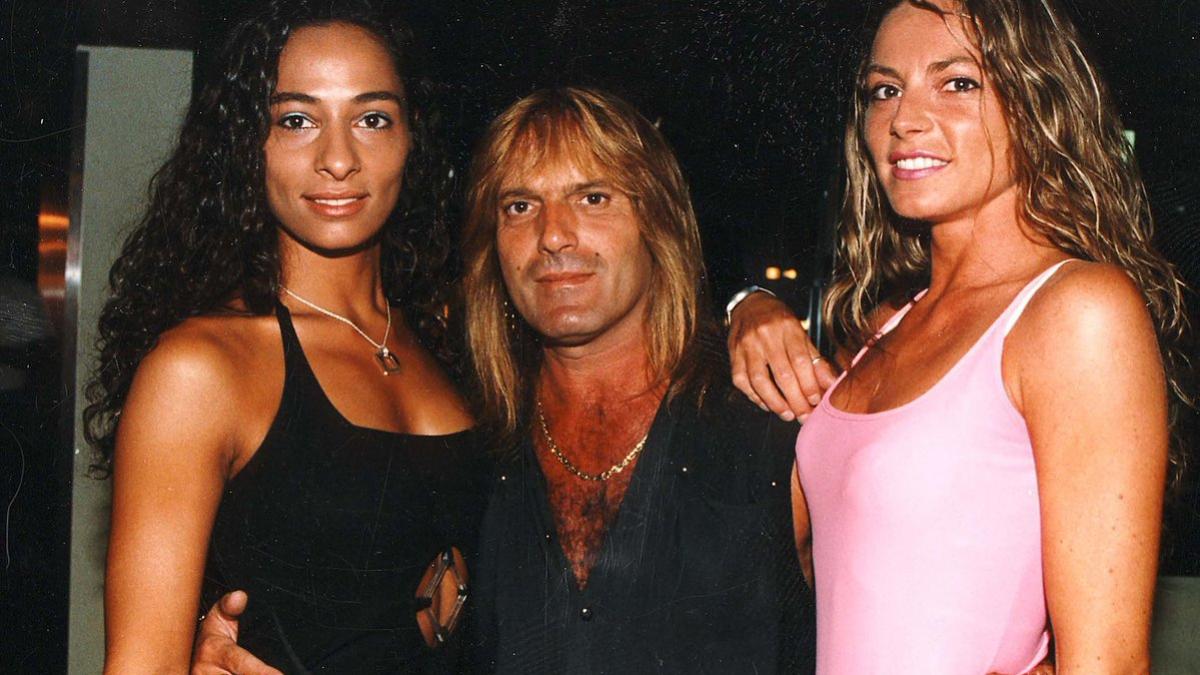 un legendar playboy care s a culcat cu peste 6 000 de femei a murit in timp ce facea dragoste