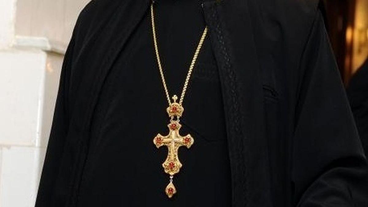 un preot din ilfov a plecat de la inmormantare parintele o luase inainte nemultumit de banii