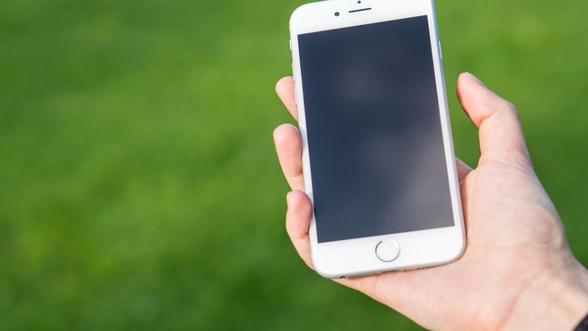 si a pierdut mobilul in parcarea unui supermarket din bacau cateva ore mai tarziu politia ii batea