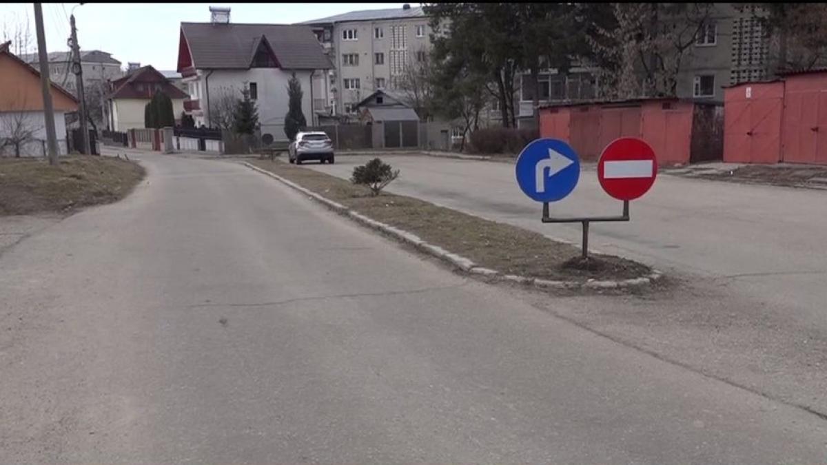 soferii din campulung muscel bulversati de indicatoarele inversate video