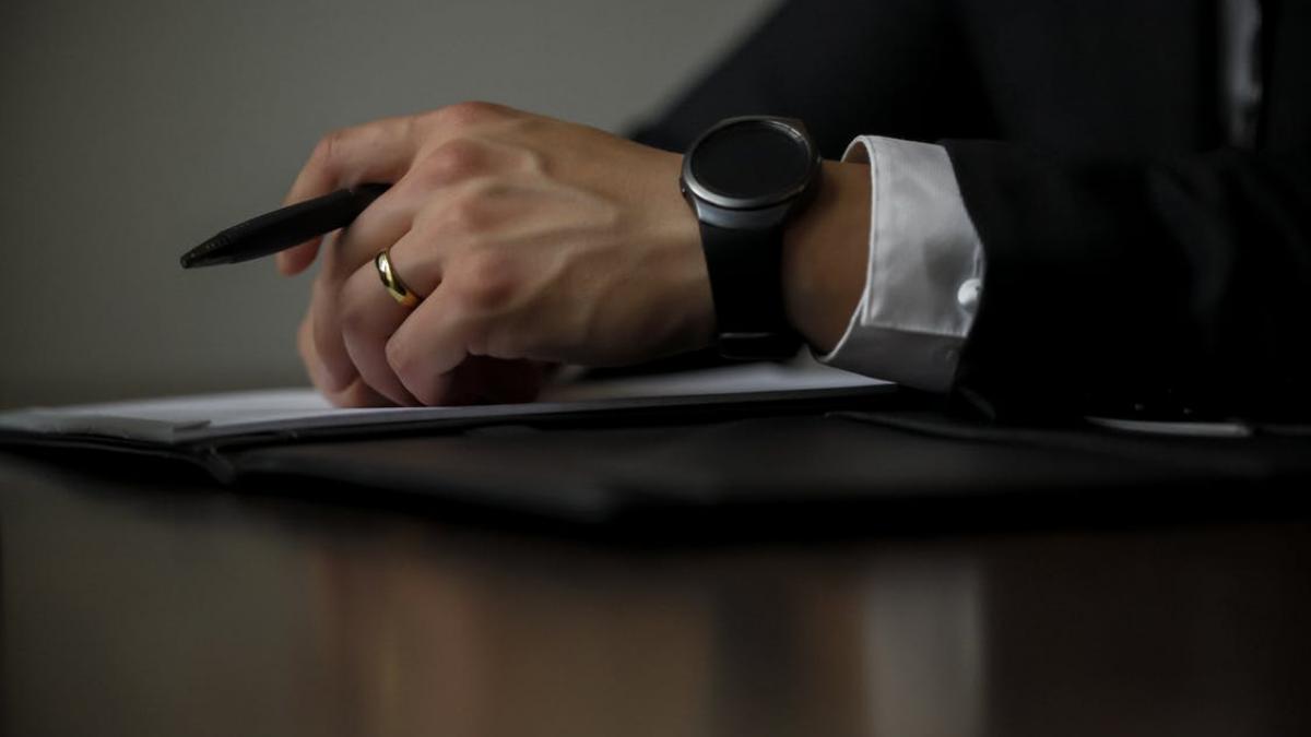 care este motivul pentru care un roman da in judecata o mare companie low cost