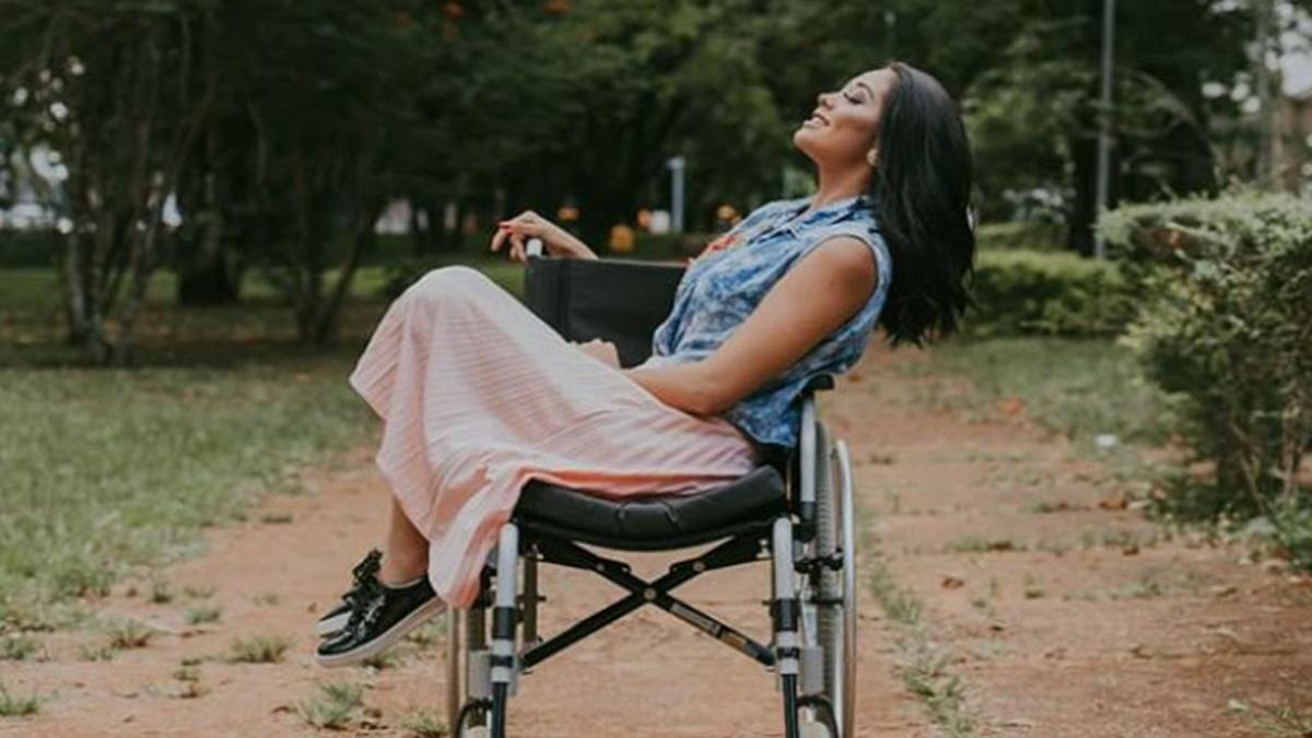 o tanara de 20 de ani a ramas paralizata din cauza unui gest banal pe care il fac multe romance