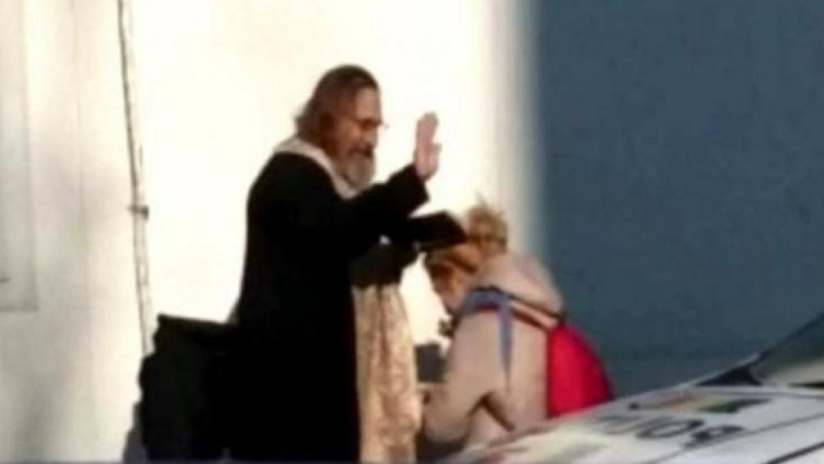 adevarul despre preotul filmat pe cand spovedea o enoriasa intr o benzinarie s a aflat abia acum