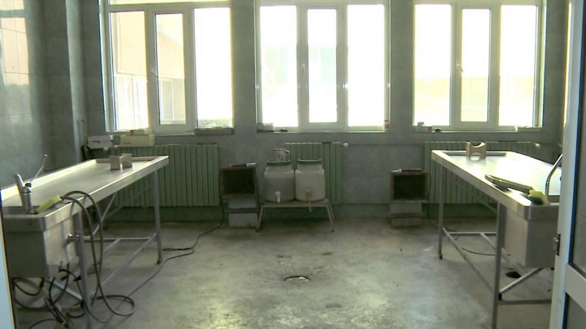 ce faceau doi angajati de la morga din medias cu cadavrele politistii au ramas socati cand au aflat