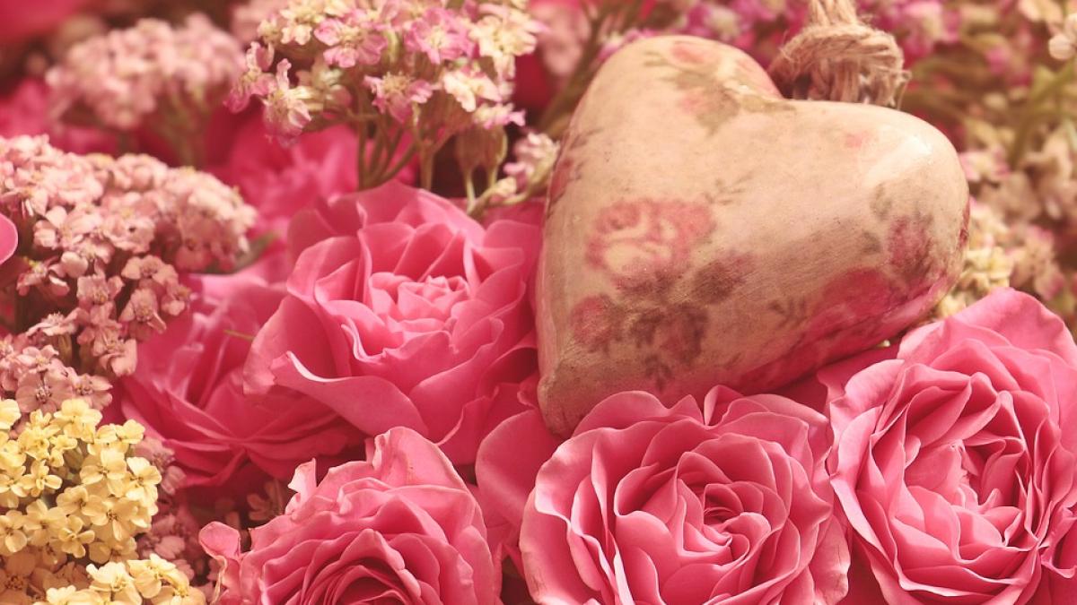 mesaje de sf valentin cele mai inspirate mesaje sms uri urari si felicitari pe care le poti trimite