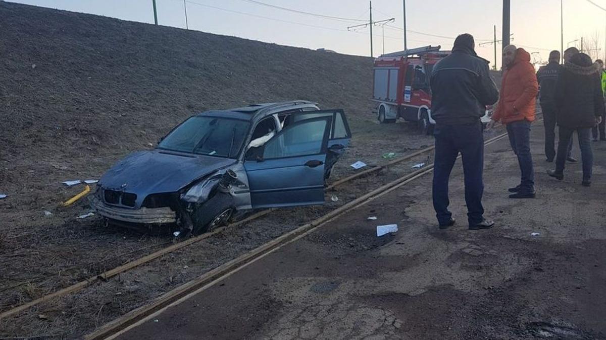 accident neobisnuit in arad o masina a cazut de pe un pasaj rutier de la o inaltime de sase metri