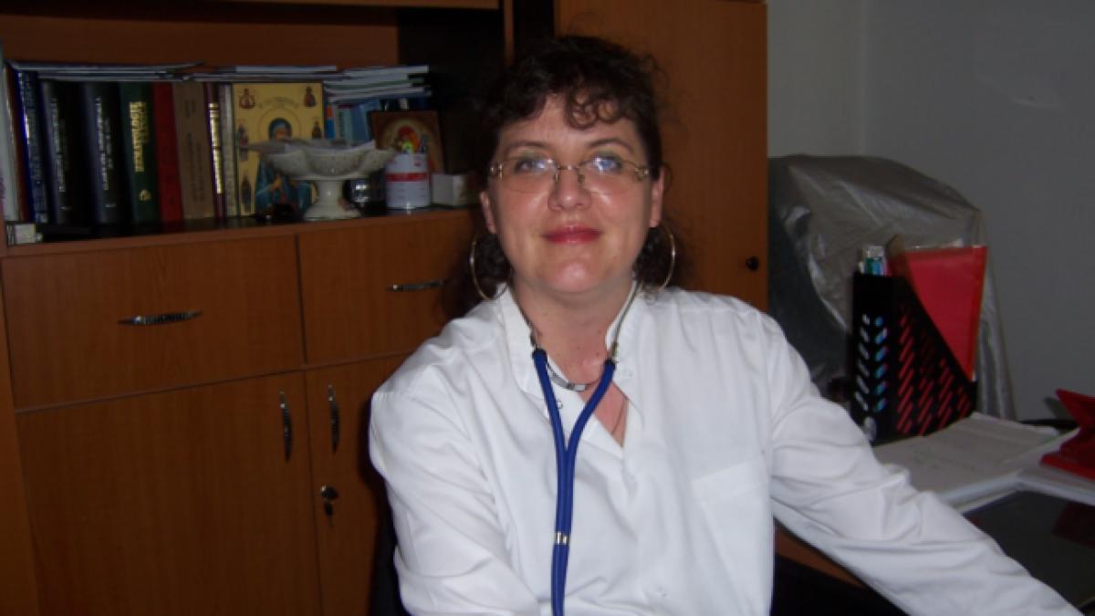 elena e medic si a fost chemata zilele trecute la o pacienta in suferinta a consultat o a scris