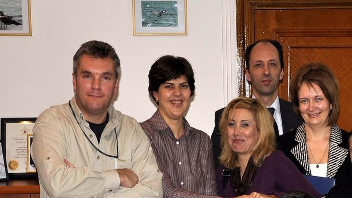 fotografiile care o dau de gol pe kovesi