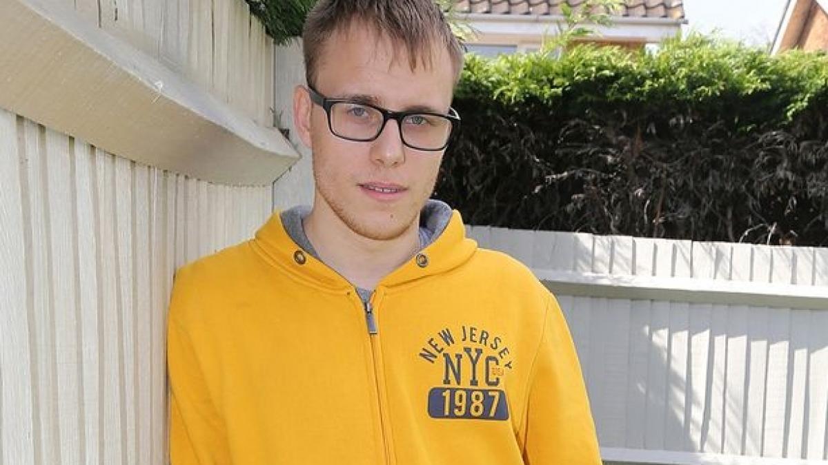 aveau 16 ani cand s au cunoscut si s au indragostit unul de altul dar in scurt timp adolescentul