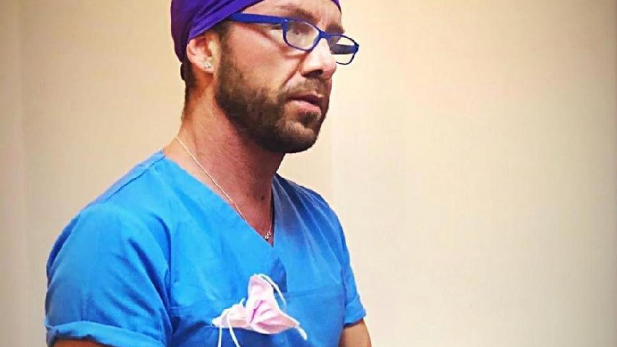 ministrul sanatatii o clinica a fost inchisa iar alte trei au fost suspendate dupa cazul escrocului