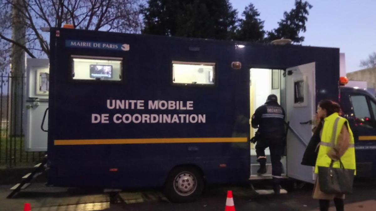 o bomba din cel de al doilea razboi mondial a fost detonata la paris aproape 1 800 de persoane au