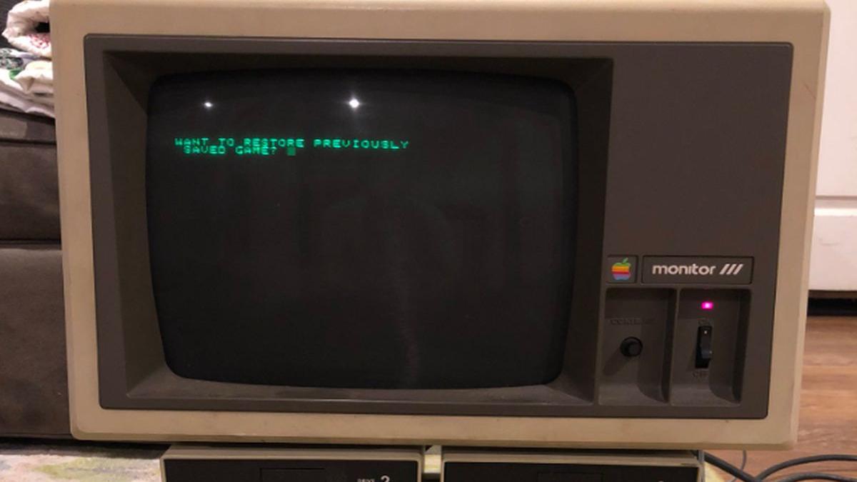 a gasit in pod un calculator vechi de 30 de ani cand l a pornit a avut parte de un soc ce ar trebui