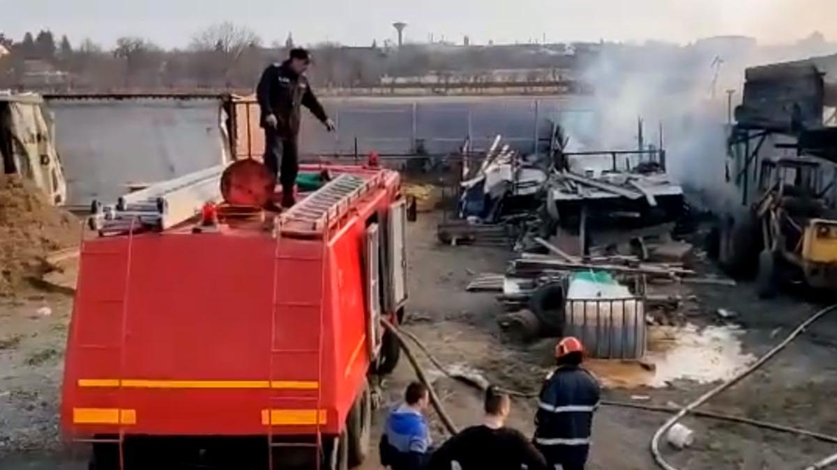 incendiu puternic in prahova sute de animale au ars de vii video