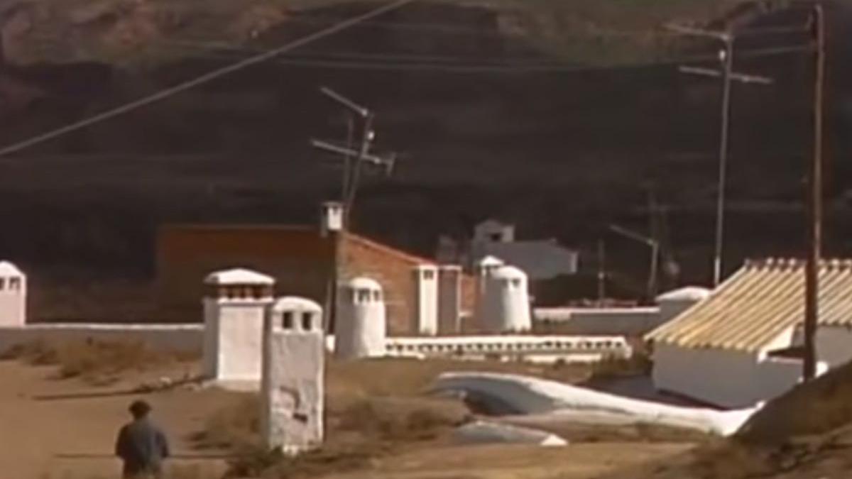 locul din europa unde oamenii traiesc sub pamant de sute de ani marturiile localnicilor grotele