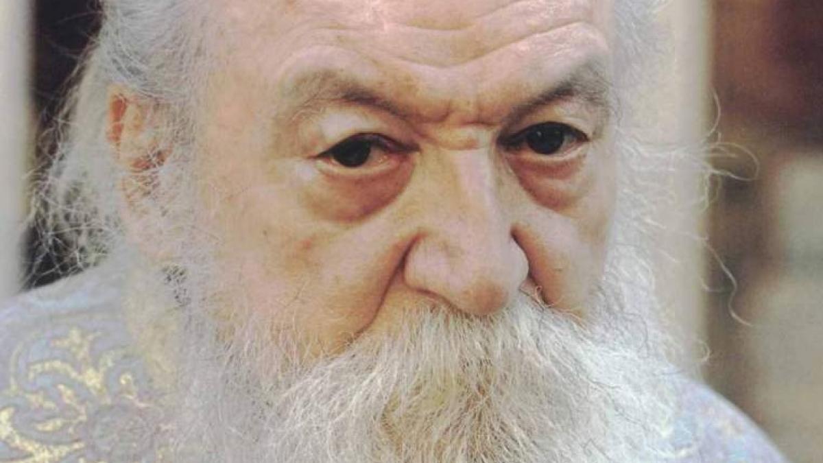 preotul declarat mort sapte ori rezista nu l face de ras pe hristos si pac securistul ma lovea cu