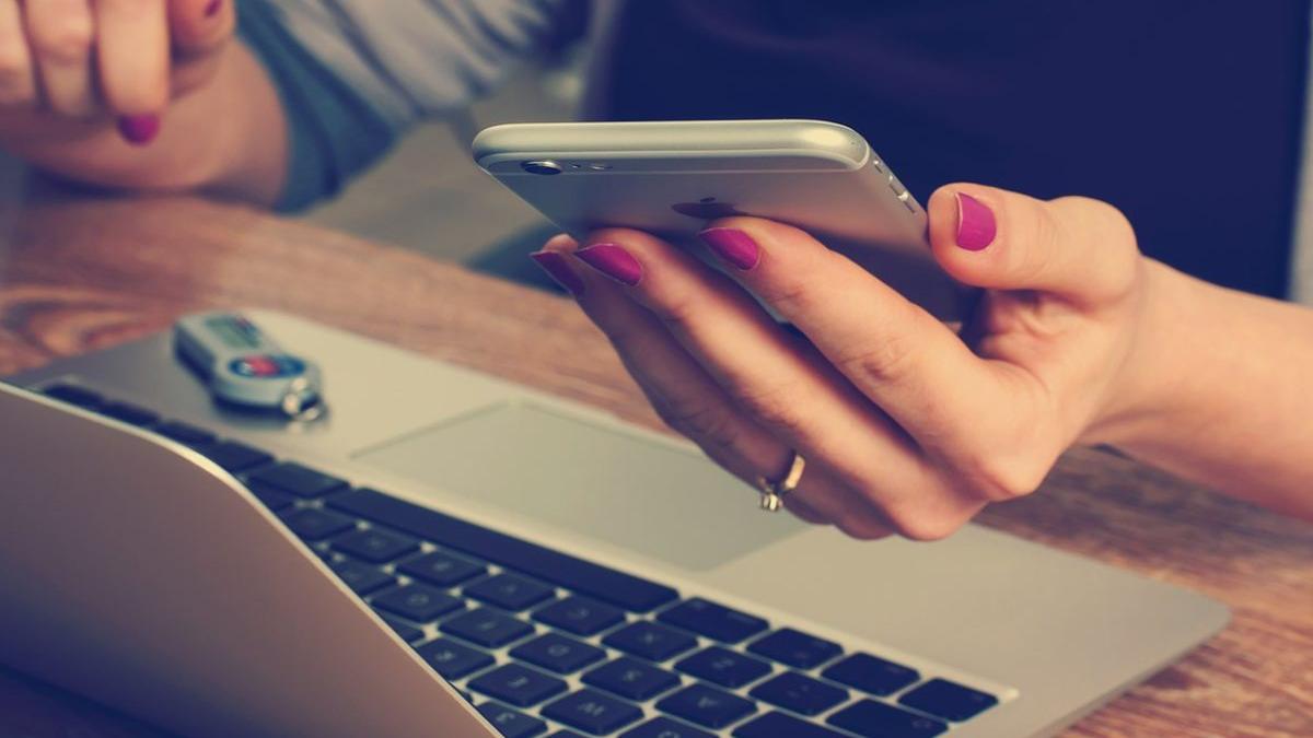 telefonul poate deforma coloana in ce pozitie nu trebuie sa l tinem niciodata