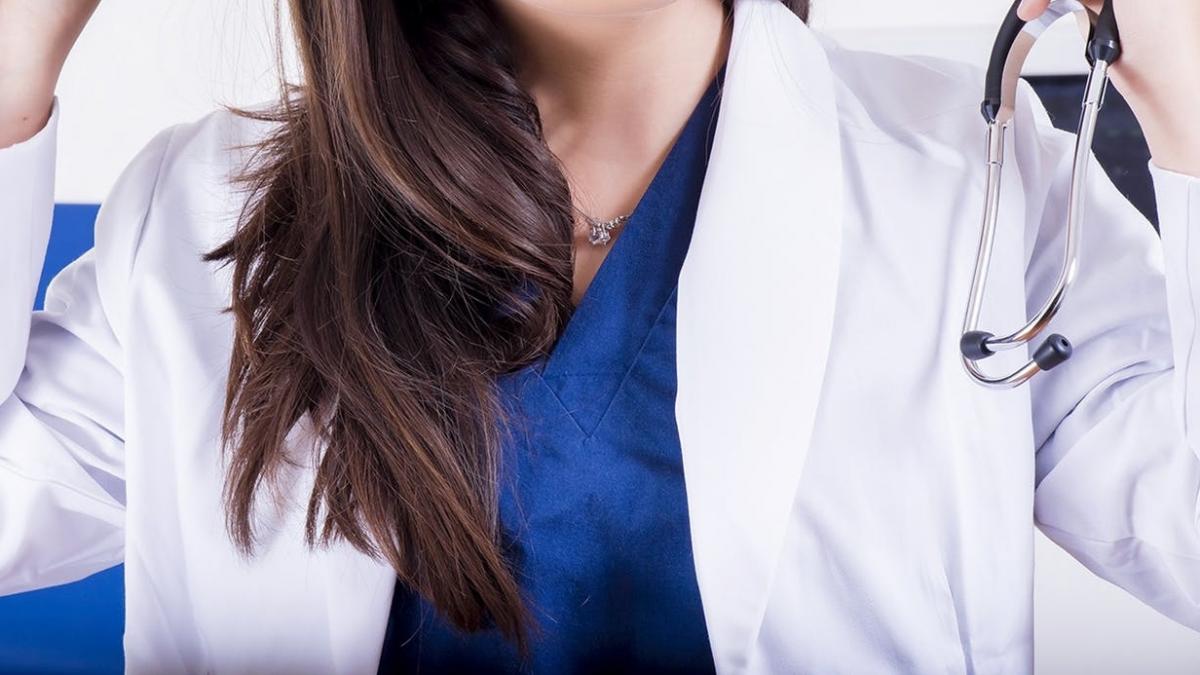 o romanca asistenta medicala in austria l a atacat pe sotul unei paciente cu cutitul si a fugit a