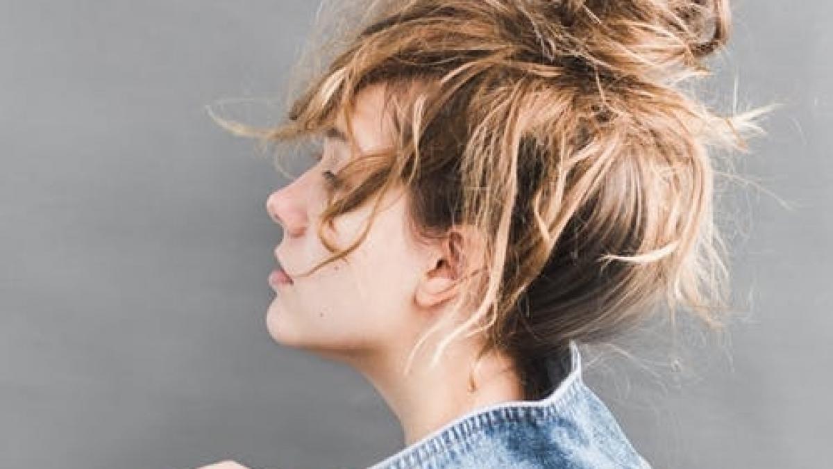 tatal se trezise din somn in tipetele disperate ale fiicei sale a intrat in camera ei si a