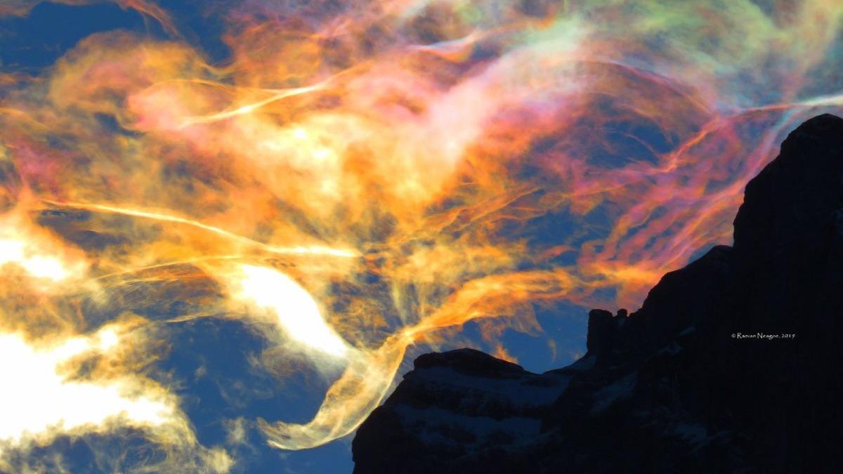 fenomen spectaculos in muntii bucegi cristalele de gheata din nori au descompus lumina foto