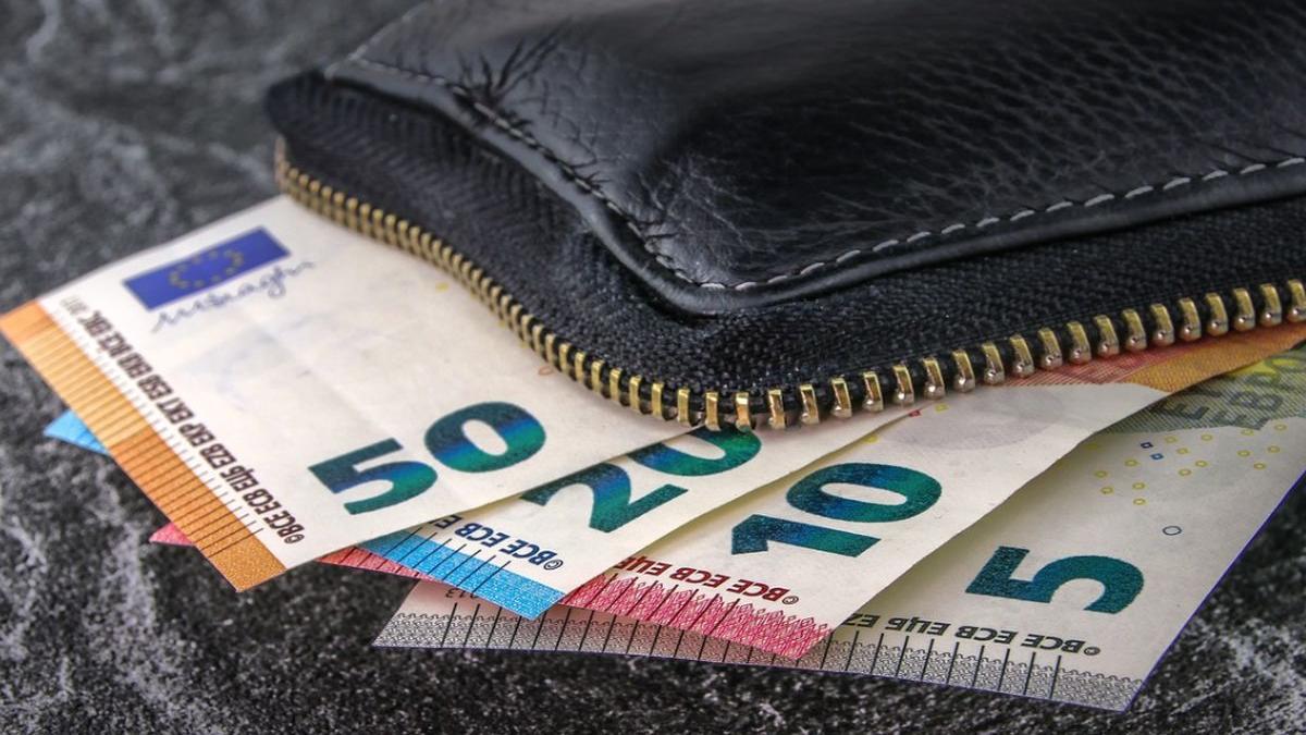 curs valutar euro a inregistrat o noua crestere